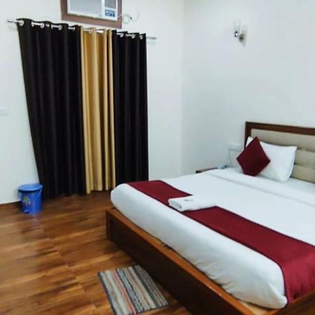 Luxury Rooms In Safdarjung Enclave Near Aiims & Safdarjung Hospital New Delhi Exterior photo