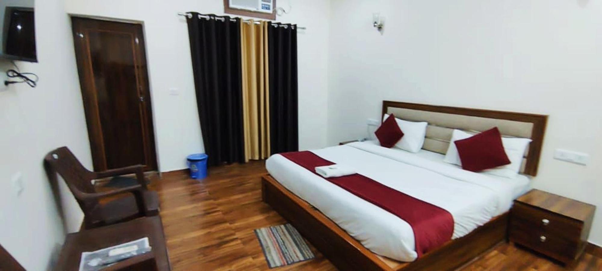 Luxury Rooms In Safdarjung Enclave Near Aiims & Safdarjung Hospital New Delhi Exterior photo