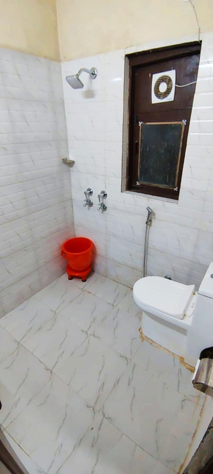 Luxury Rooms In Safdarjung Enclave Near Aiims & Safdarjung Hospital New Delhi Exterior photo