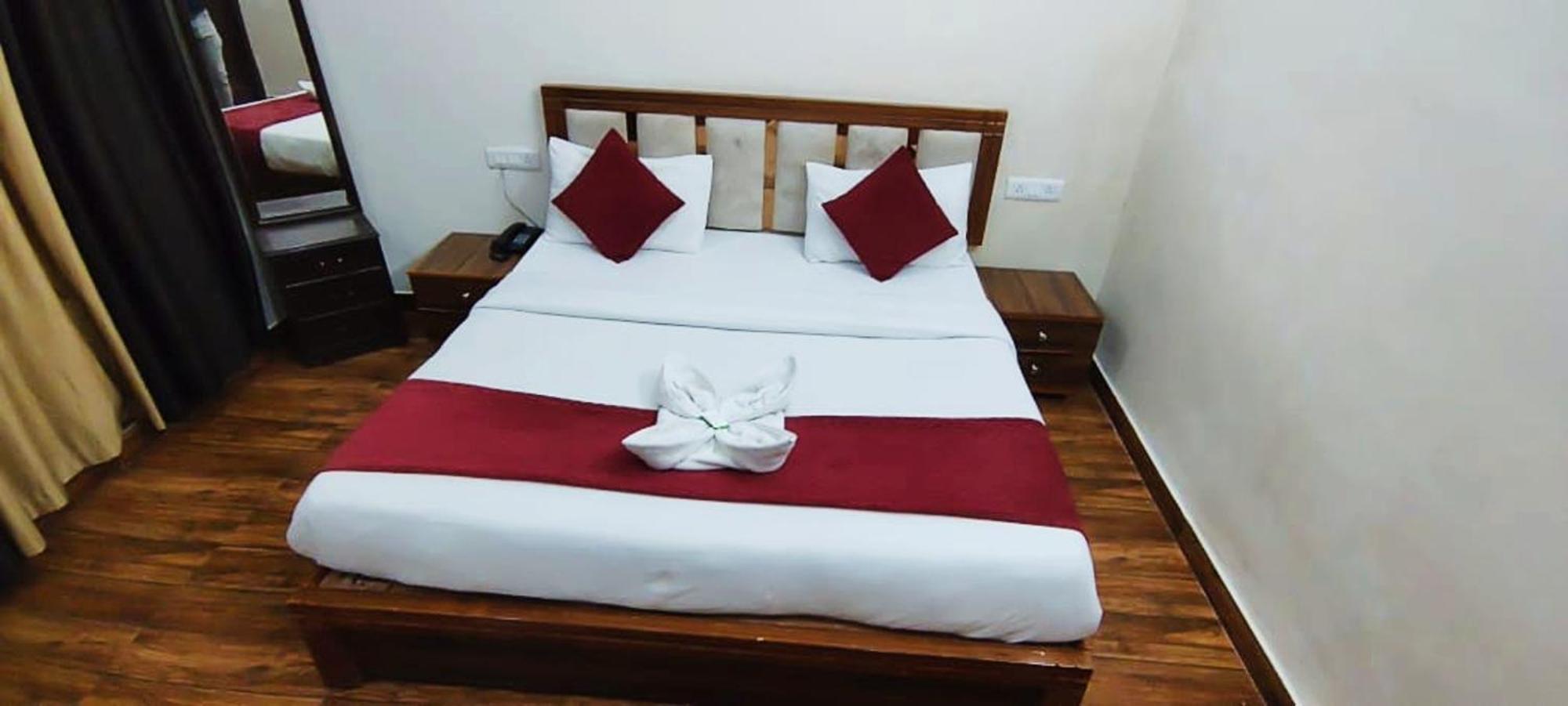 Luxury Rooms In Safdarjung Enclave Near Aiims & Safdarjung Hospital New Delhi Exterior photo