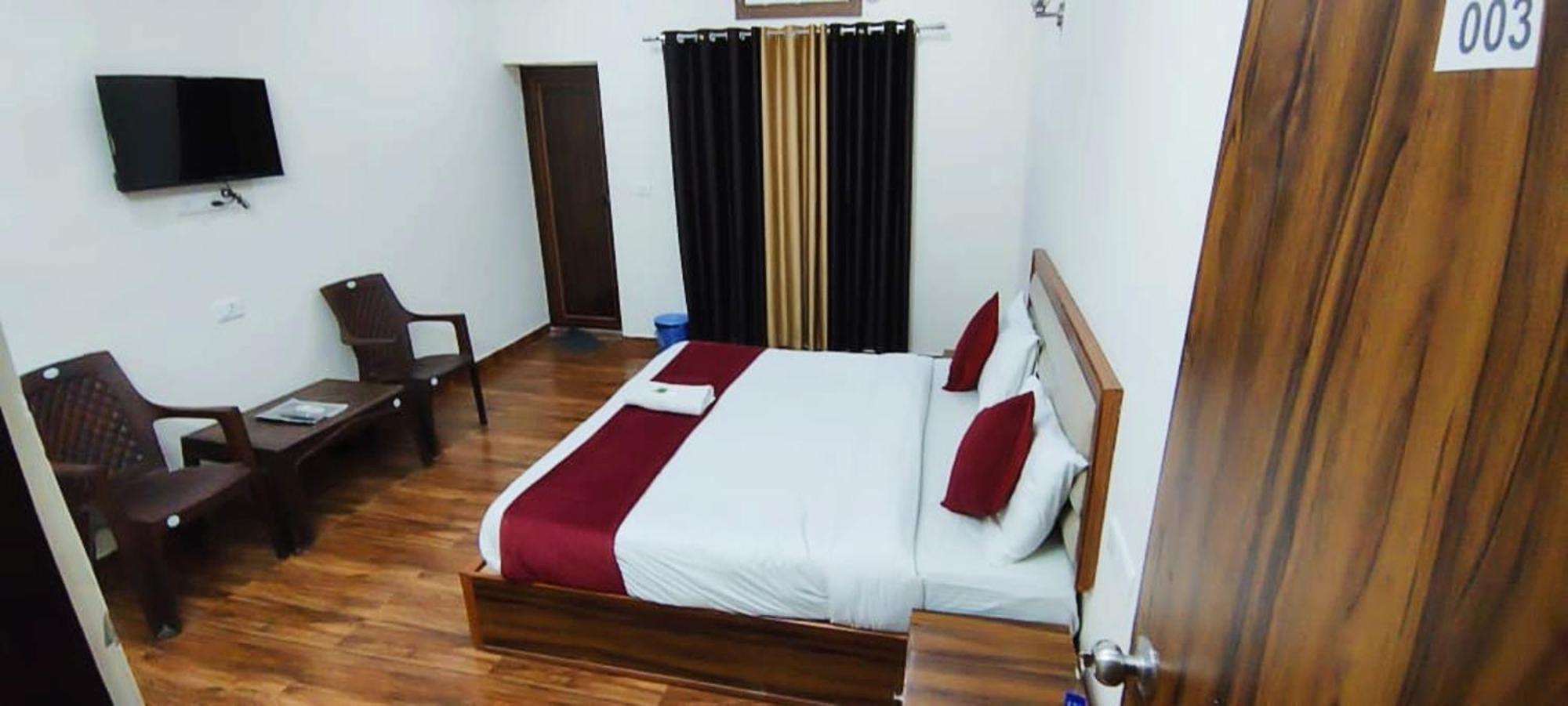 Luxury Rooms In Safdarjung Enclave Near Aiims & Safdarjung Hospital New Delhi Exterior photo