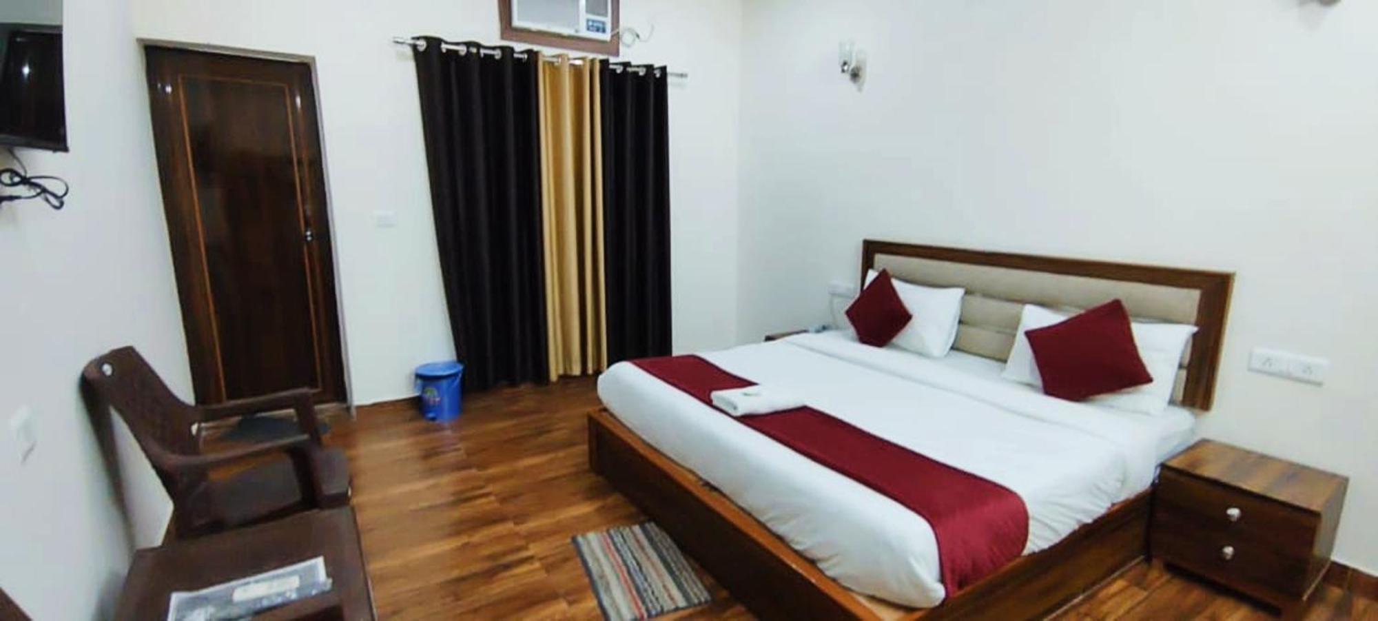Luxury Rooms In Safdarjung Enclave Near Aiims & Safdarjung Hospital New Delhi Exterior photo