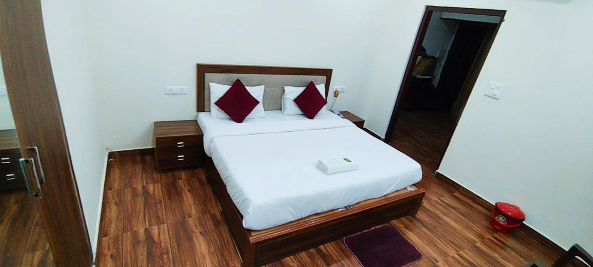 Luxury Rooms In Safdarjung Enclave Near Aiims & Safdarjung Hospital New Delhi Exterior photo